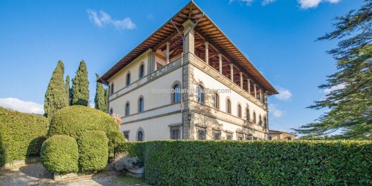 Luxurious, spacious WOW factor property