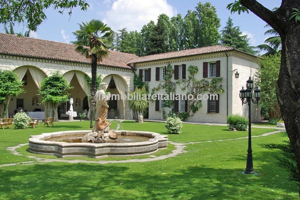 SOLDVenetian Villa