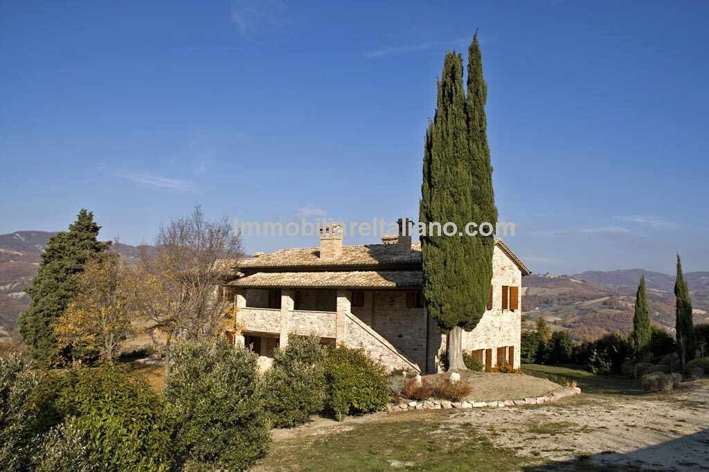 SOLDAssisi Farmhouse