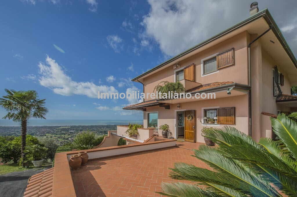 SOLDVilla Versilia Tuscany