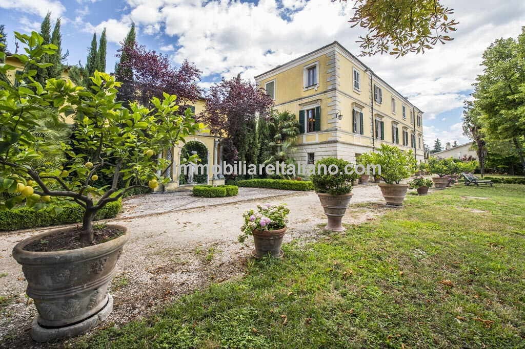 Umbria Villa Sale