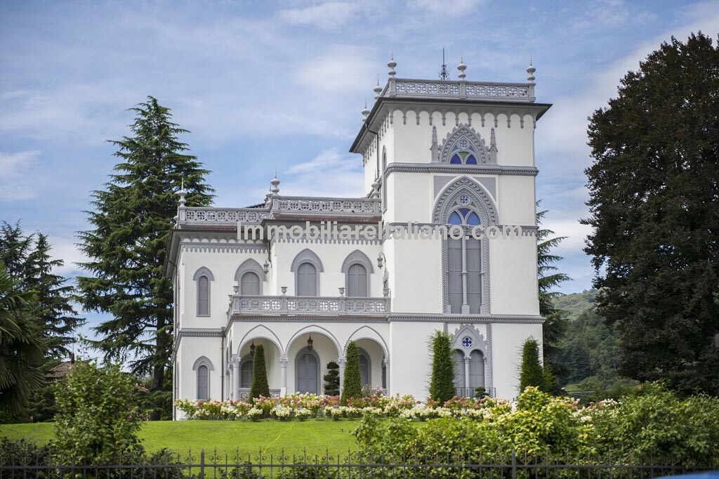 Lake Maggiore view villa