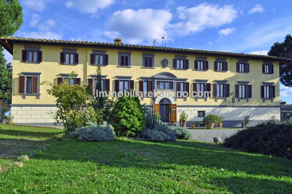 Prestigious Tuscan Wine Estate