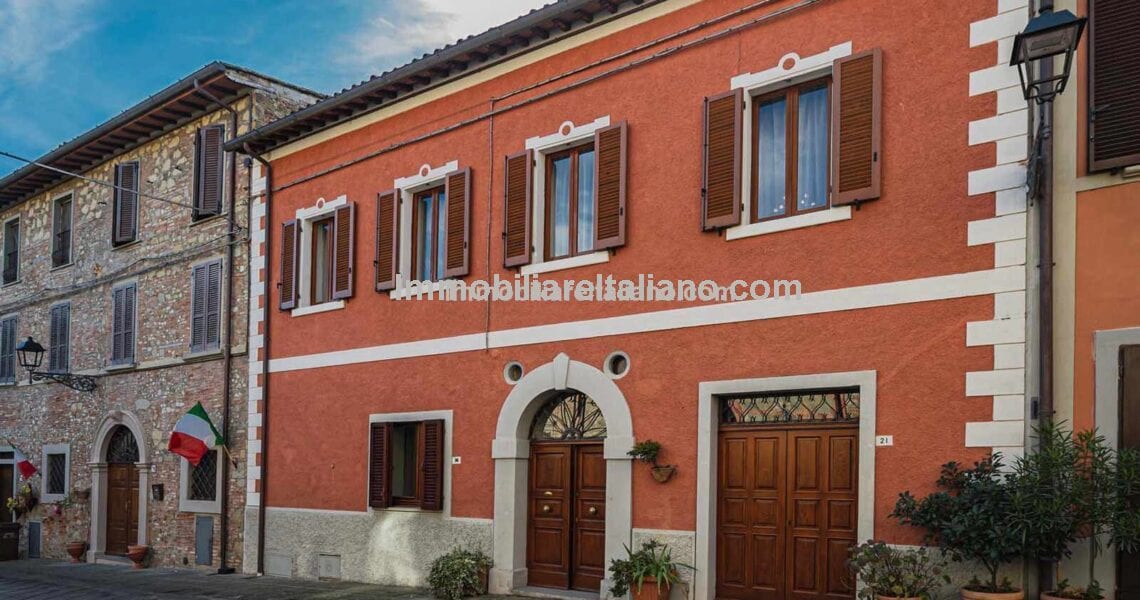 OFF MARKETTownhouse Home