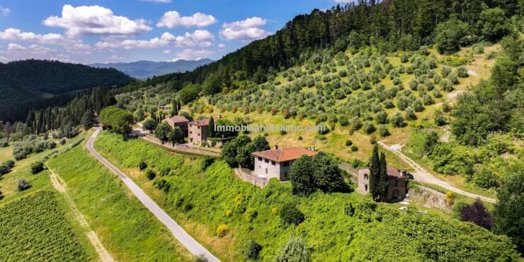 Superb Tuscan estate for sale
