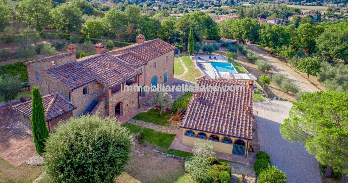 SOLD18th Century Tuscan farmhouse