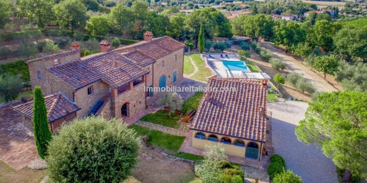 SOLD18th Century Tuscan farmhouse