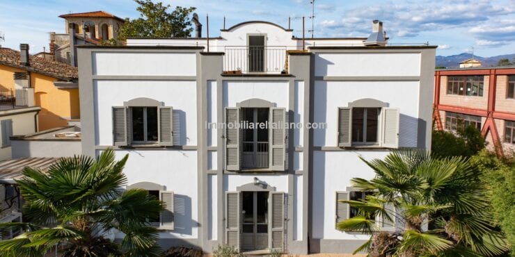 Large luxury villa with garden