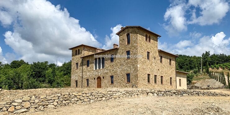Tuscan Farm with Vineyard