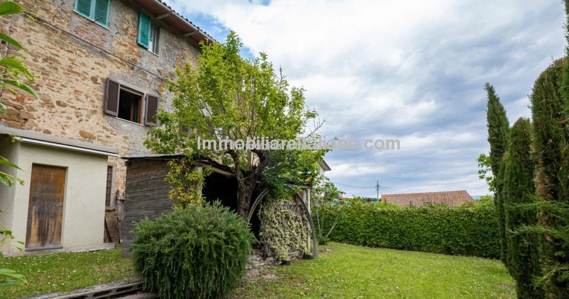 Apartment with garden