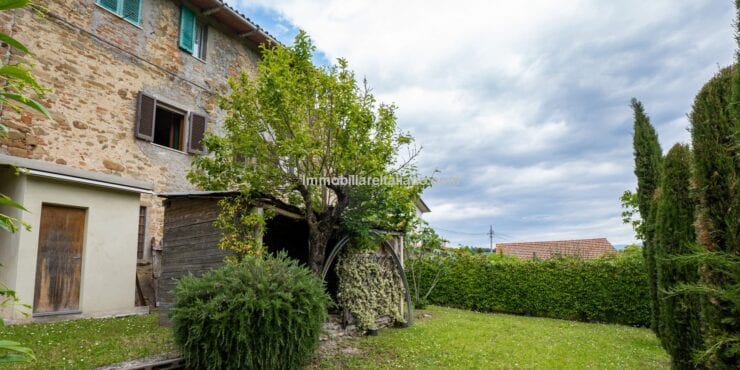 Apartment with garden