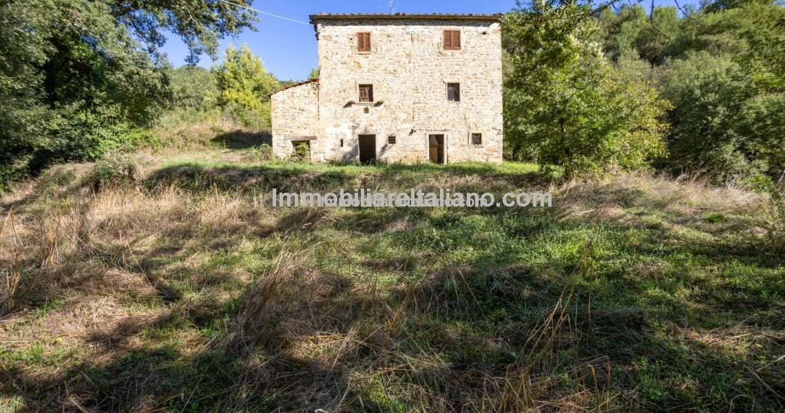 Typical Tuscan Country House With Land Typical Tuscan Country House With Land