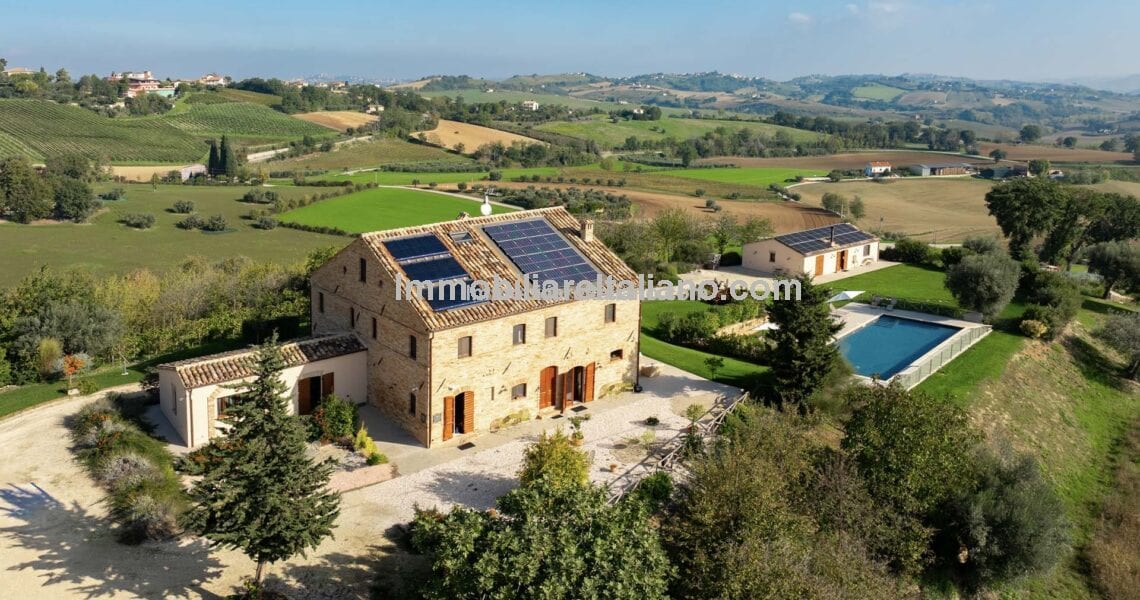 Villa In Italy With Pool