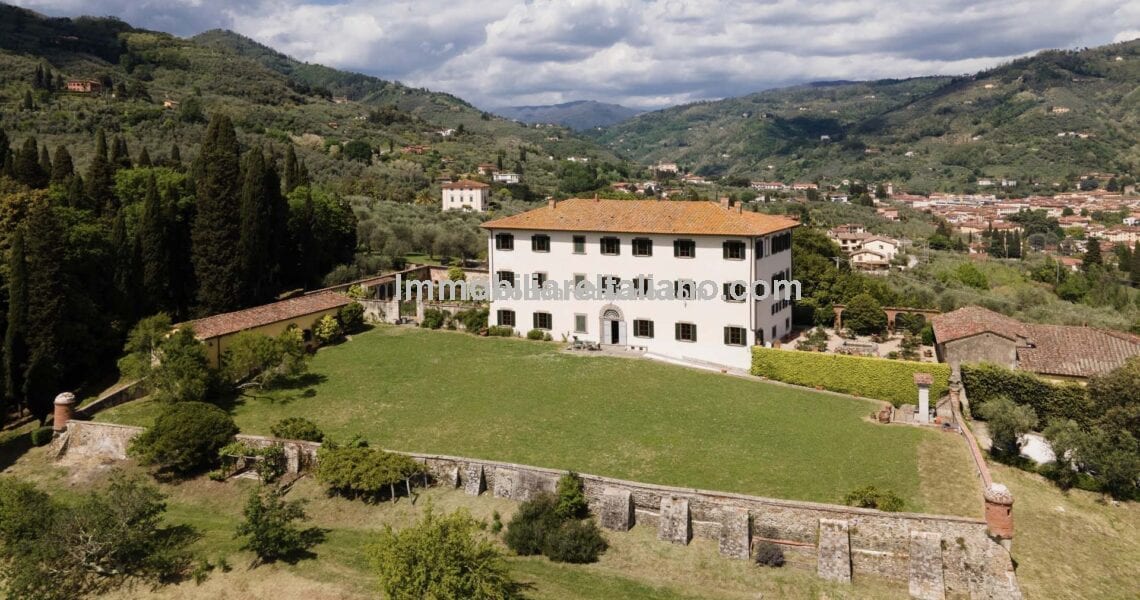 UNDER OFFER17th Century Villa