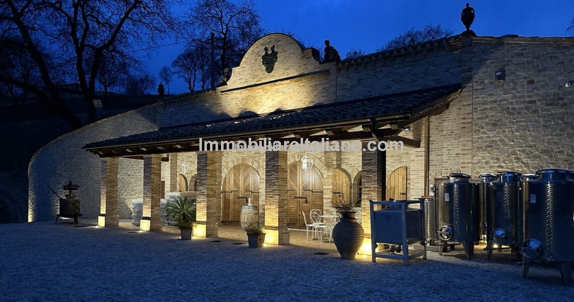 SOLDSmall wine estate with Agriturismo