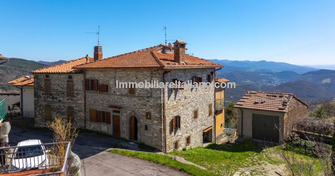 UNDER OFFERDoer-upper home in Tuscany