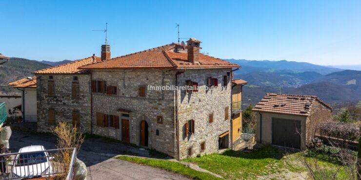 UNDER OFFERDoer-upper home in Tuscany