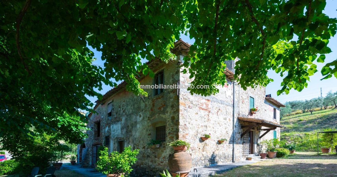 Large farmhouse – Pistoia Tuscany