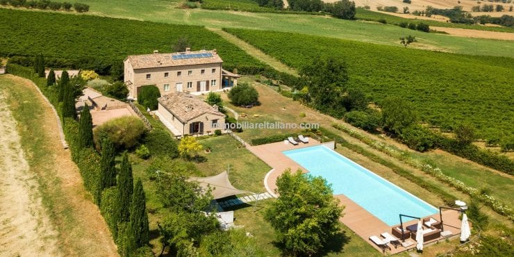 UNDER OFFERVilla in Italy with private pool