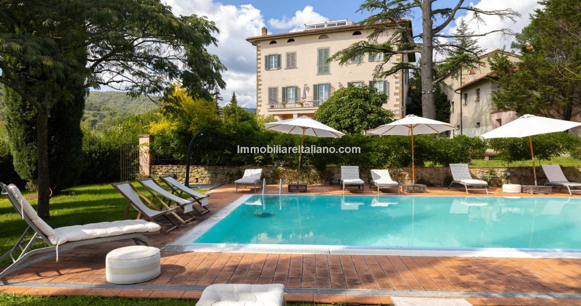 Valdarno villa for sale