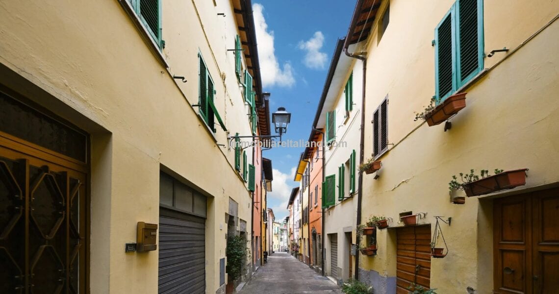Buy a Townhouse in Italy