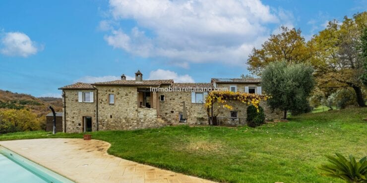 Restored Tuscan Farmhouse