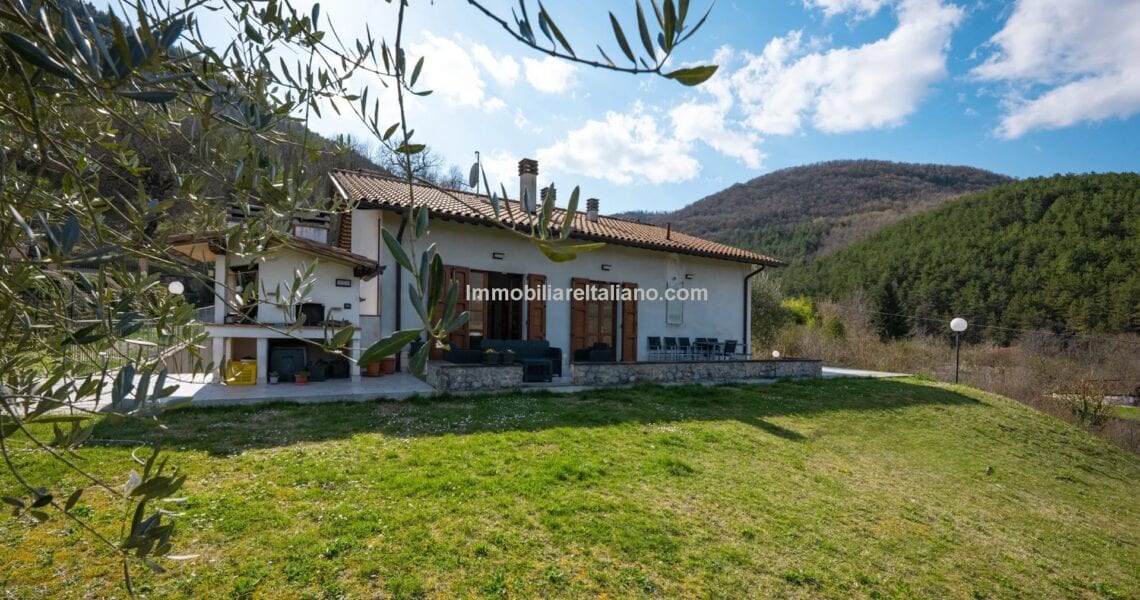 Modern villa for sale Umbria