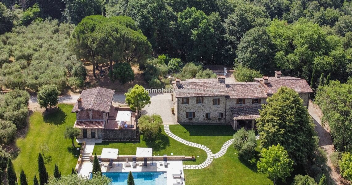 Large Villa With Pool In Umbria