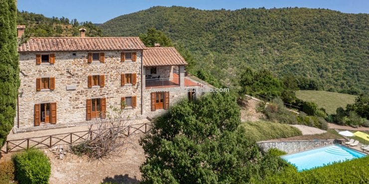 UNDER CONTRACTCaprese Michelangelo Tuscany House