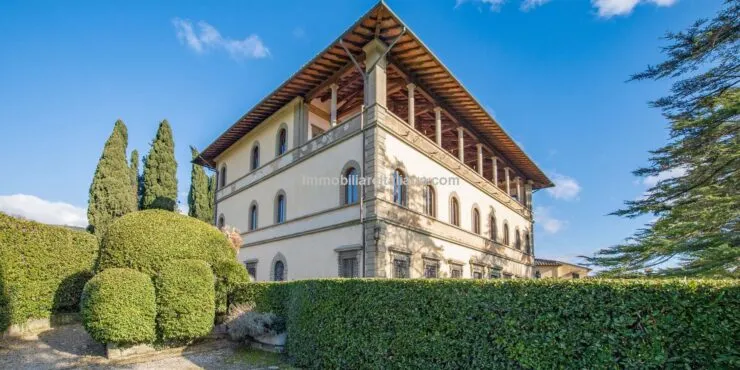 Luxurious, spacious WOW factor property