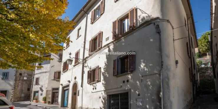 Property for sale in Anghiari Italy