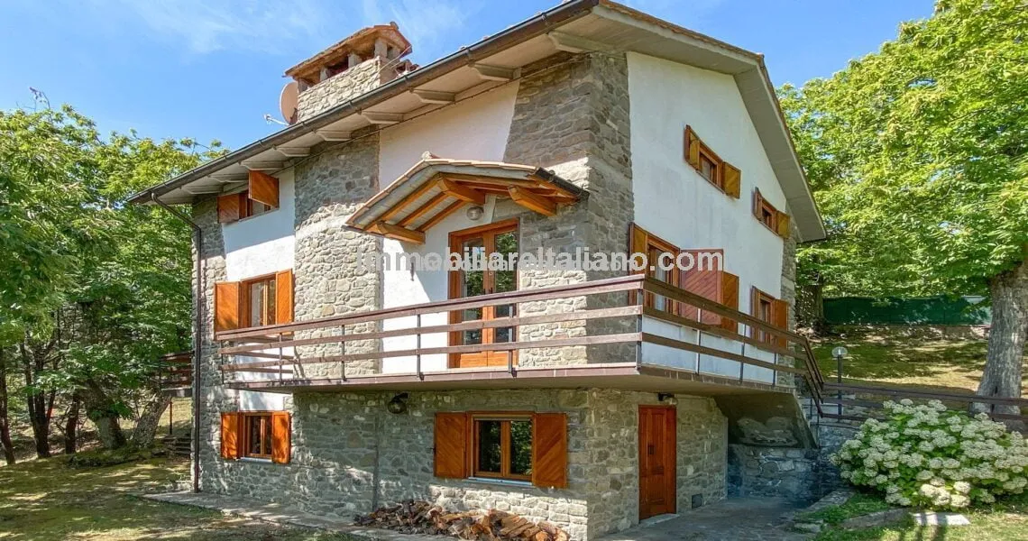 UNDER CONTRACTVilla Caprese Michelangelo Tuscany