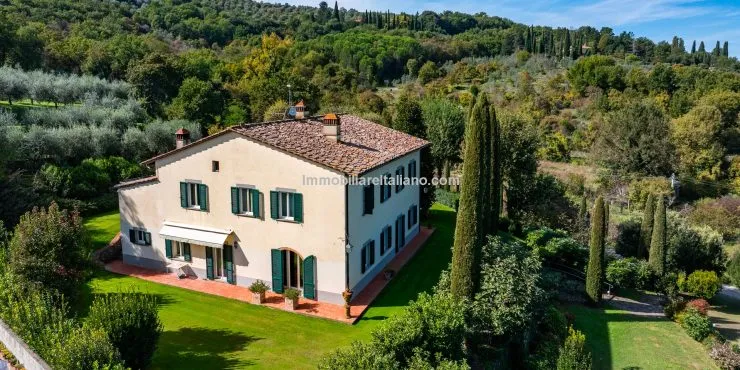 Villa in Tuscany for sale