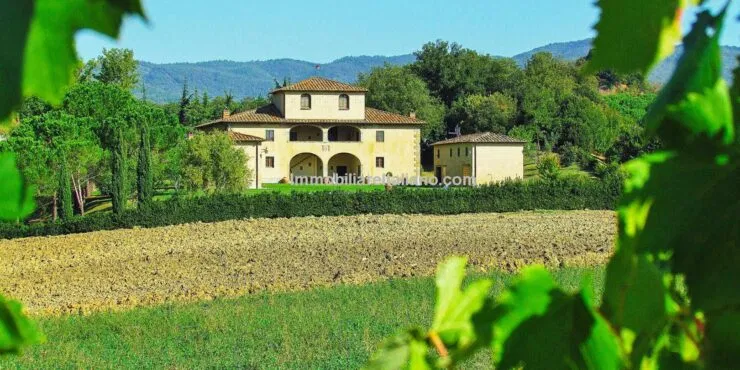 Tuscan character property