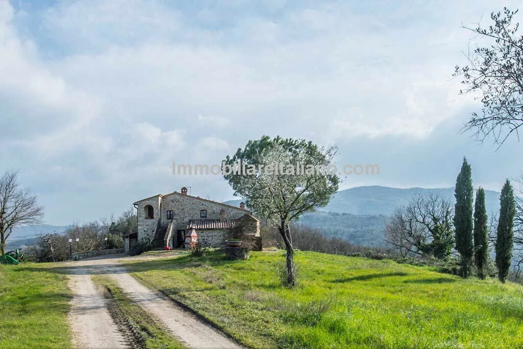 SOLDCasole d’Elsa Tuscan Wine Property