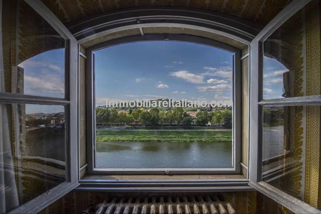 SOLDFlorence River Arno property