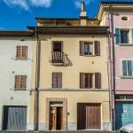 Are you looking for a property to renovate in Italy? If so, this is an ideal first time buyer project. Good location in Città di Castello Umbria. Not too much work needed to bring this townhouse into the 21st century.
