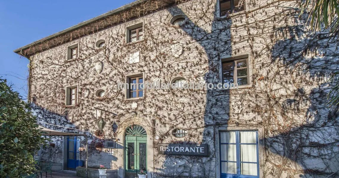 Hotel with Restaurant with Pool and Pizzeria