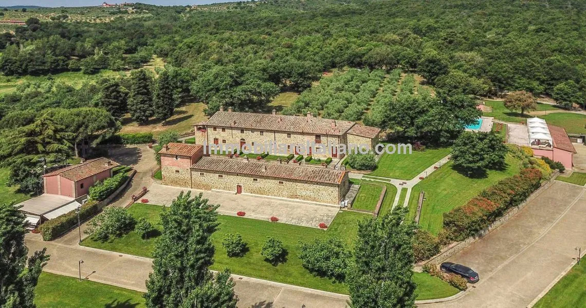 Wine Estate with Agriturismo Wine Estate with Agriturismo