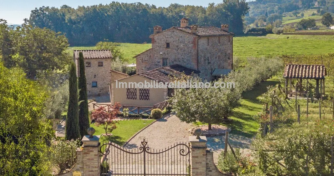 Country house for sale in Tuscany