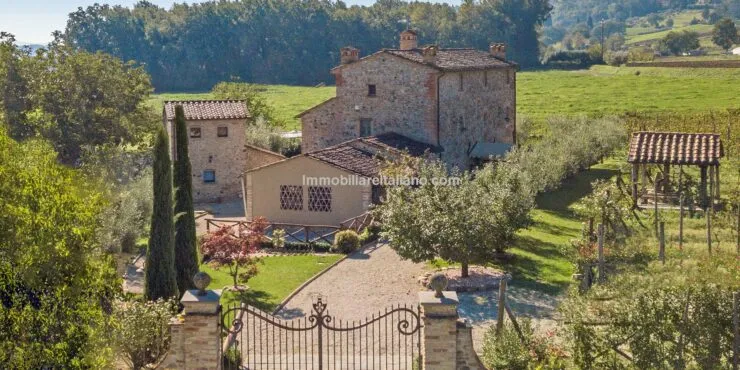 Country house for sale in Tuscany