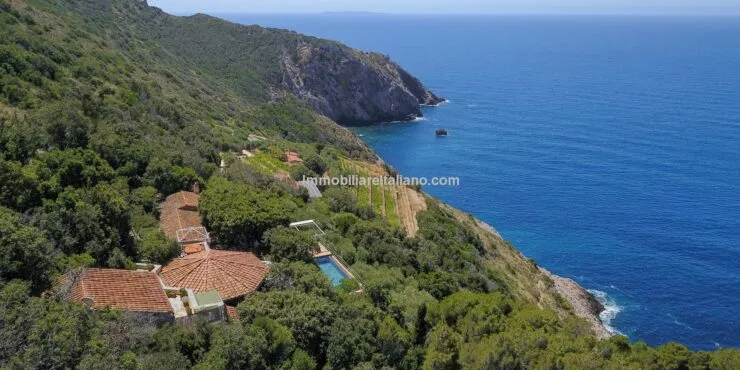 SOLDTuscan sea views villa with pool