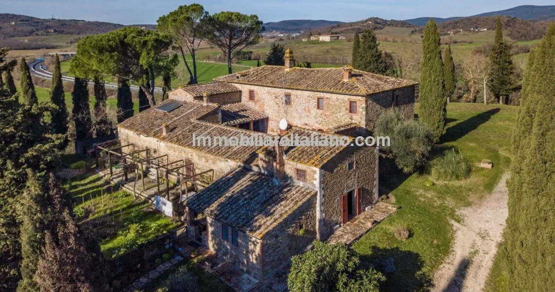 Farmhouse with garden Farmhouse with garden