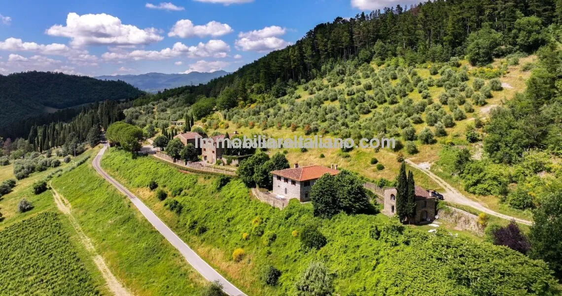 Superb Tuscan estate for sale