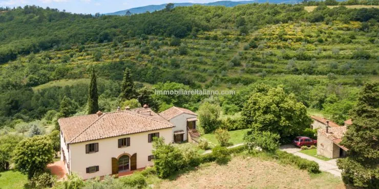 Farmhouse for sale in Italy