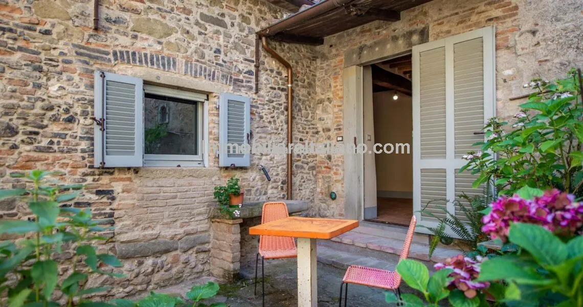 UNDER OFFERAnghiari Apartment Property