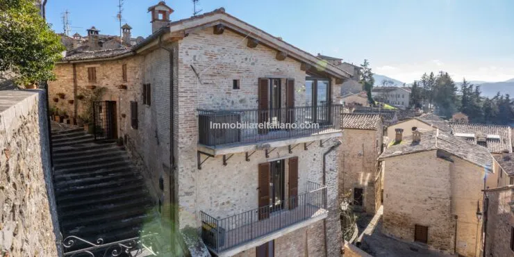 OFF MARKETHouse in Italy