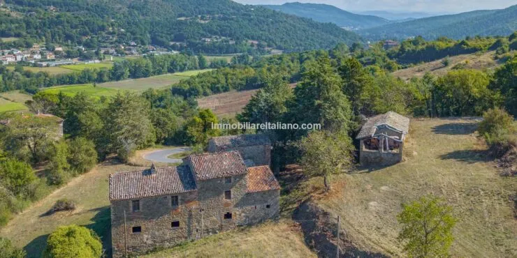 Farmhouse and Barn Farmhouse and Barn