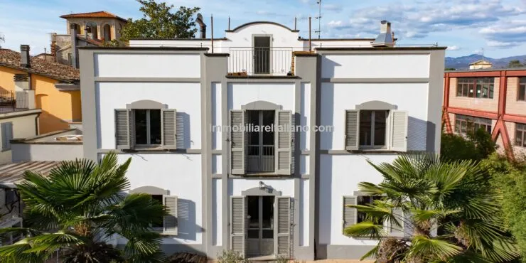 Large luxury villa with garden