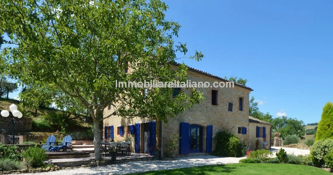 Marche farmhouse villa